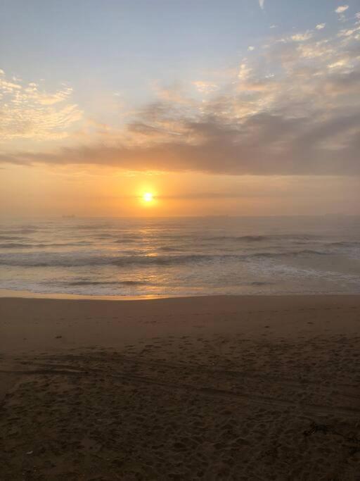 Umhlanga Stunning Sea Facing Apartment Durban Exterior photo